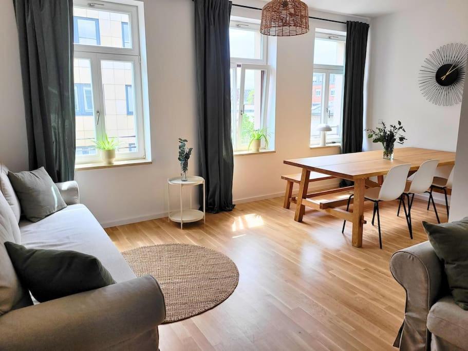 Stylisches Zentrales City-Apartment Mit 2 Balkonen Лейпциг Экстерьер фото